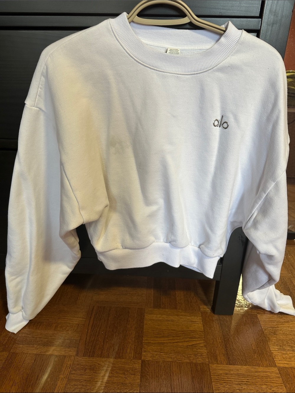 ALO Yoga White Cropped Crew Sweatshirt with Subtle Logo